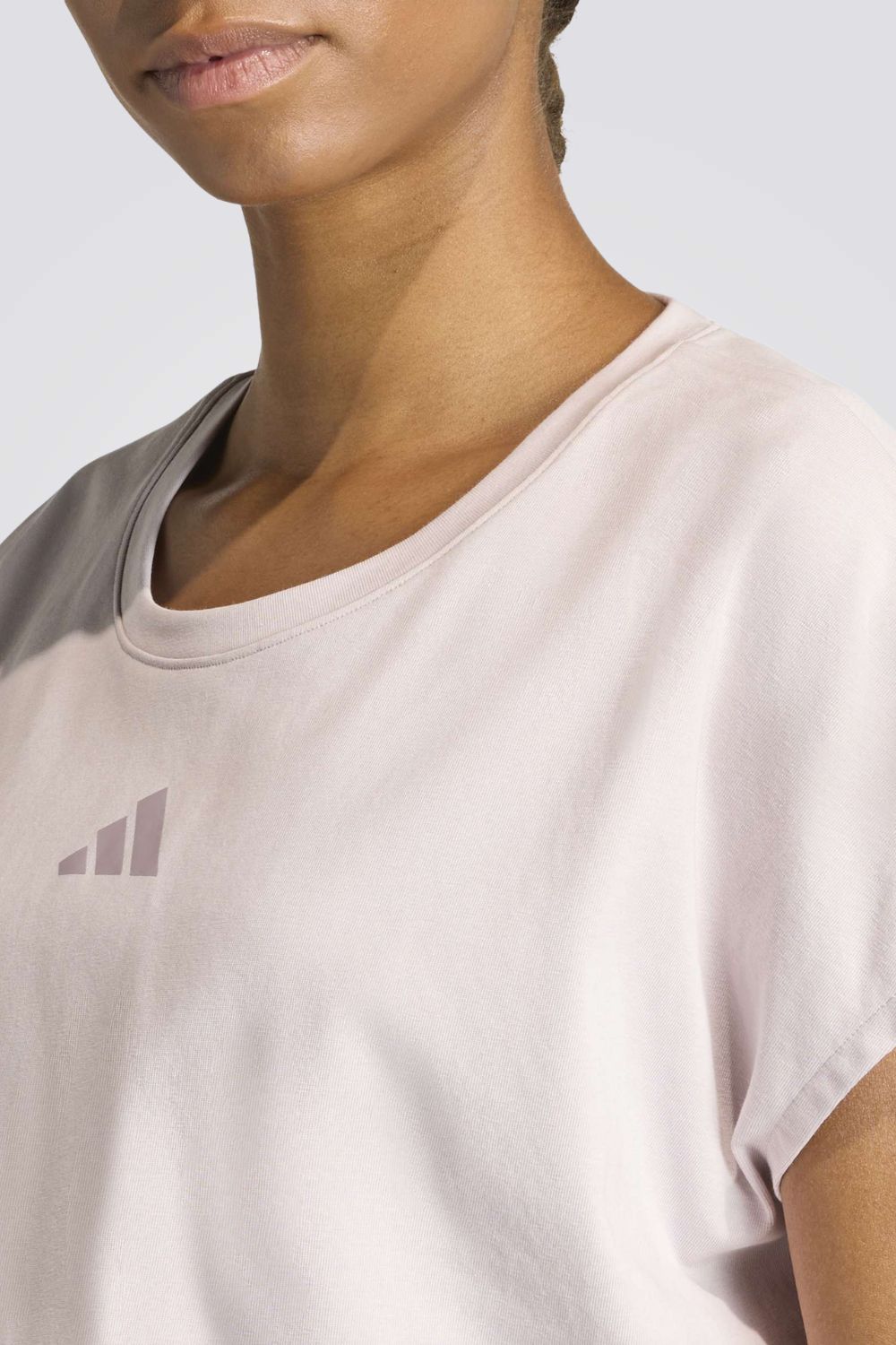 טישירט ספורט בגזרת בטן לנשים | אדידס