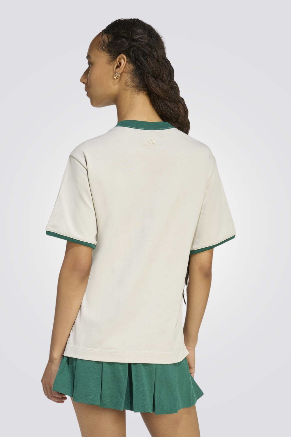 טישירט עם גרפיקה רקומה לנשים | אדידס 