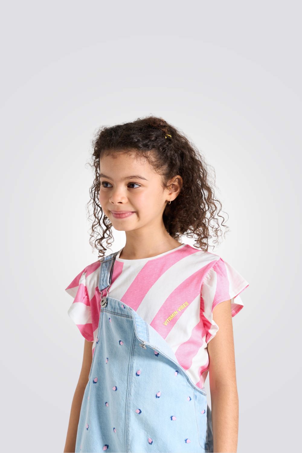 טישירט לילדות עם הדפס פסים