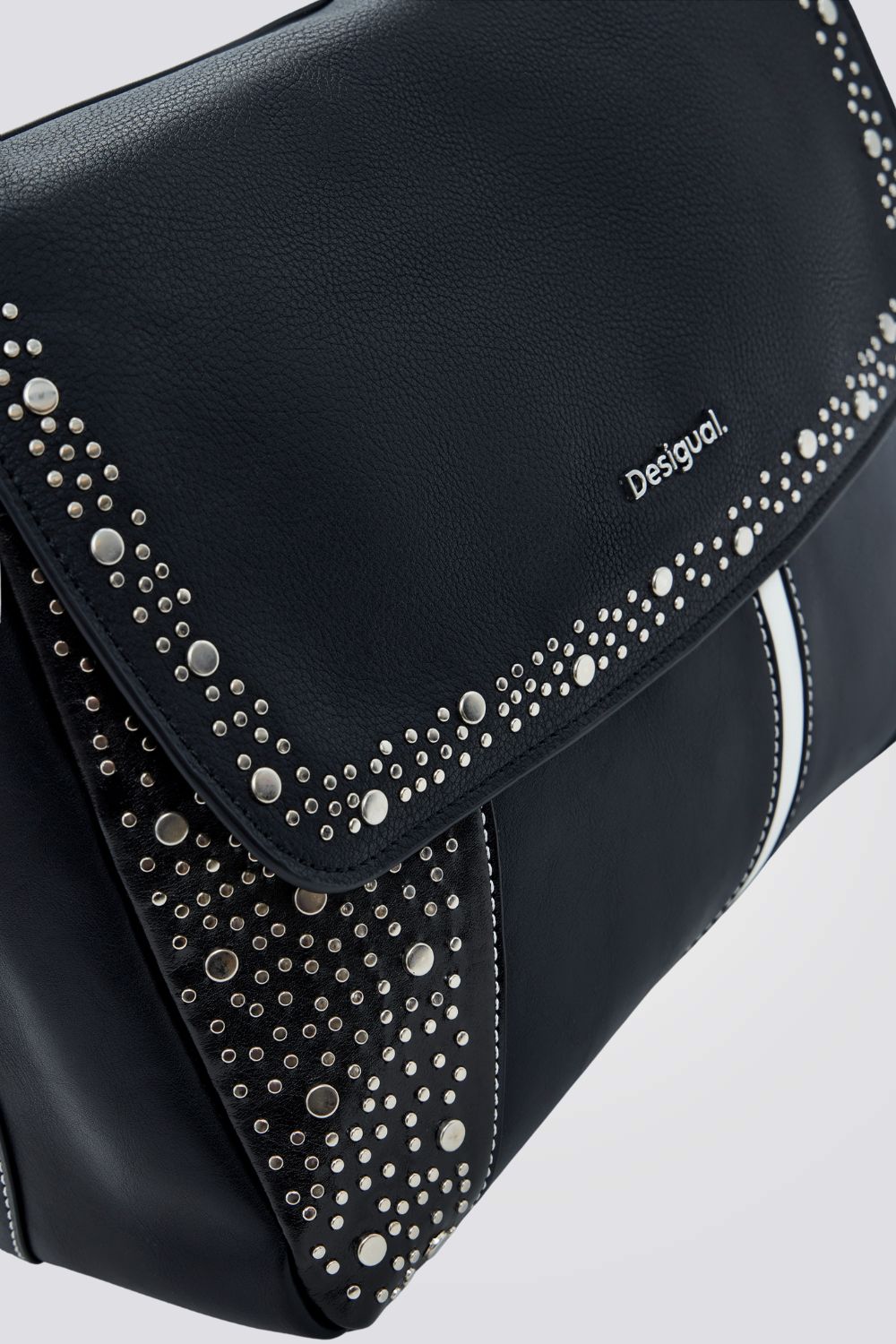 תיק יד לנשים עם עיטורי ניטים | דזיגוואל 