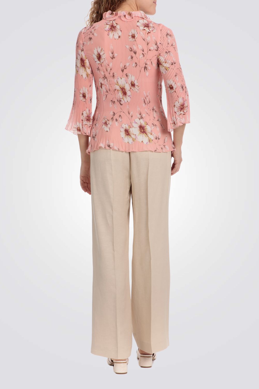 מכנסיים ארוכים בצבע בז'