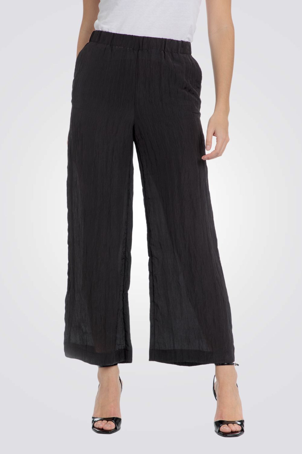 מכנסיים מתרחבים בצבע שחור