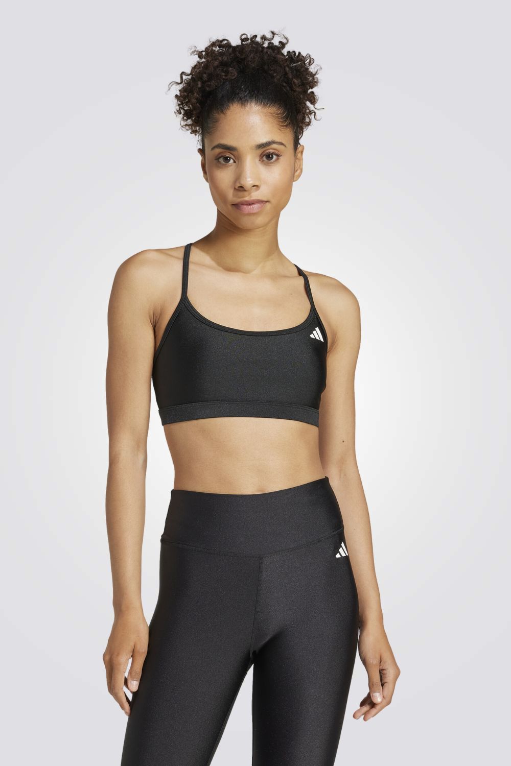 גוזיית ספורט Aeroreact Training Light Support Shiny לנשים