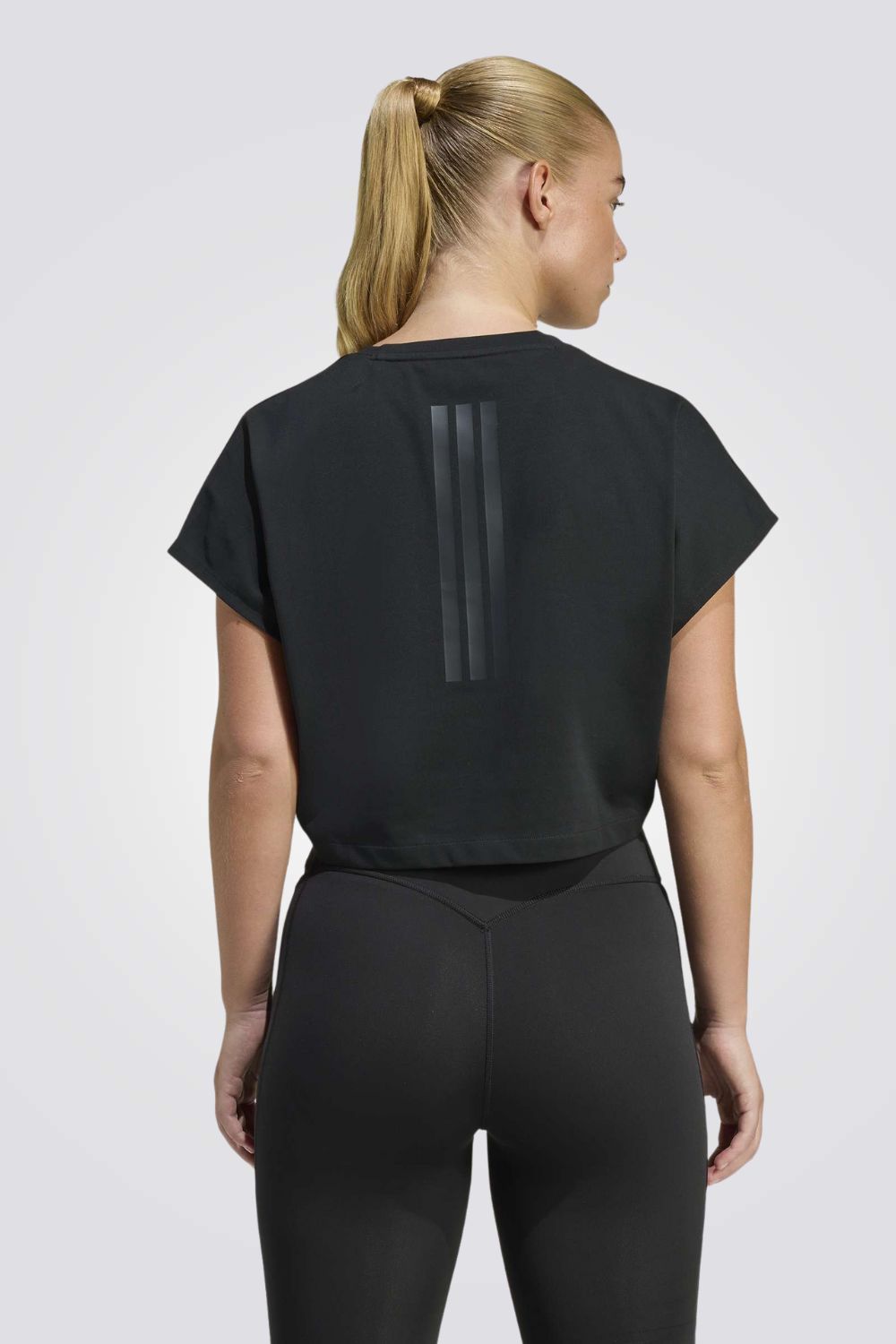 טישירט ספורט בגזרת בטן לנשים | אדידס