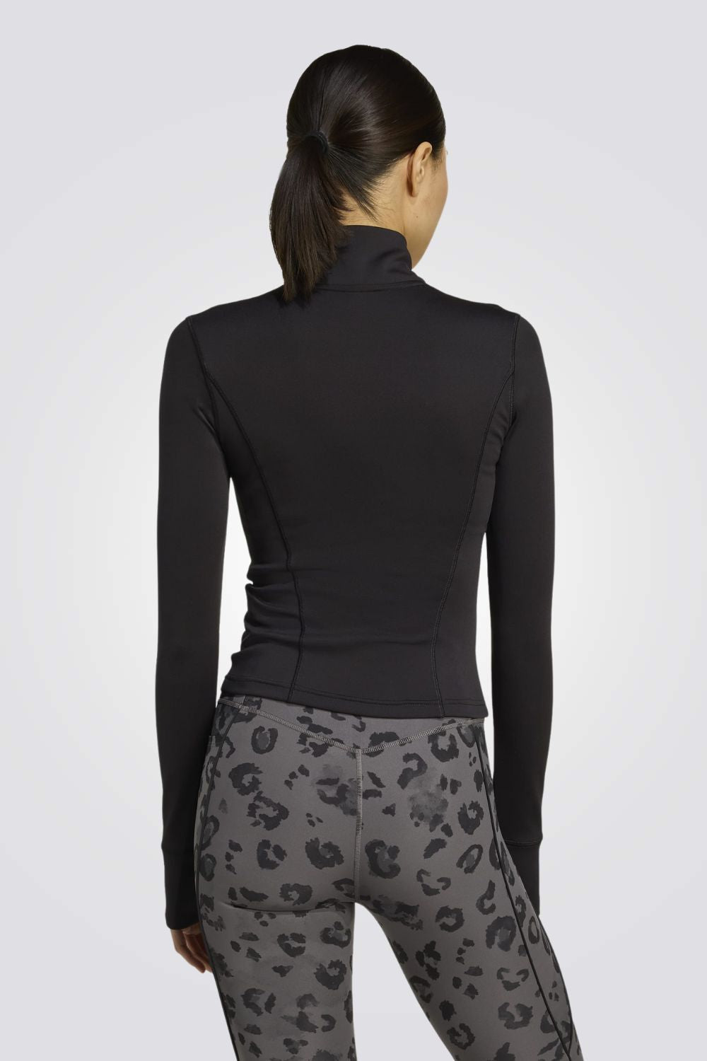 ג'קט ספורט צמוד  Essentials zip-through jacket לנשים