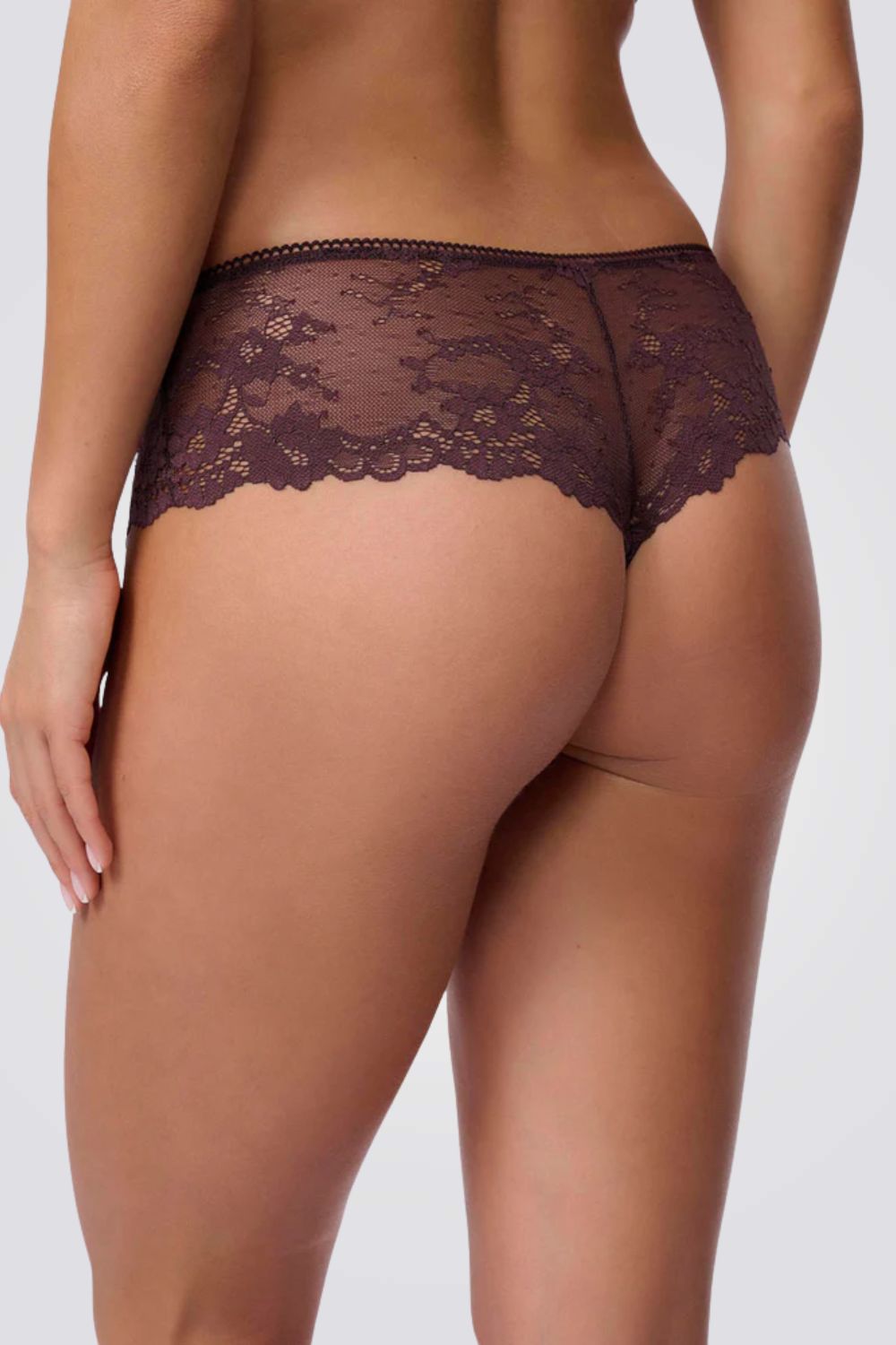 תחתון חוטיני בעיצוב תחרה | פמינה