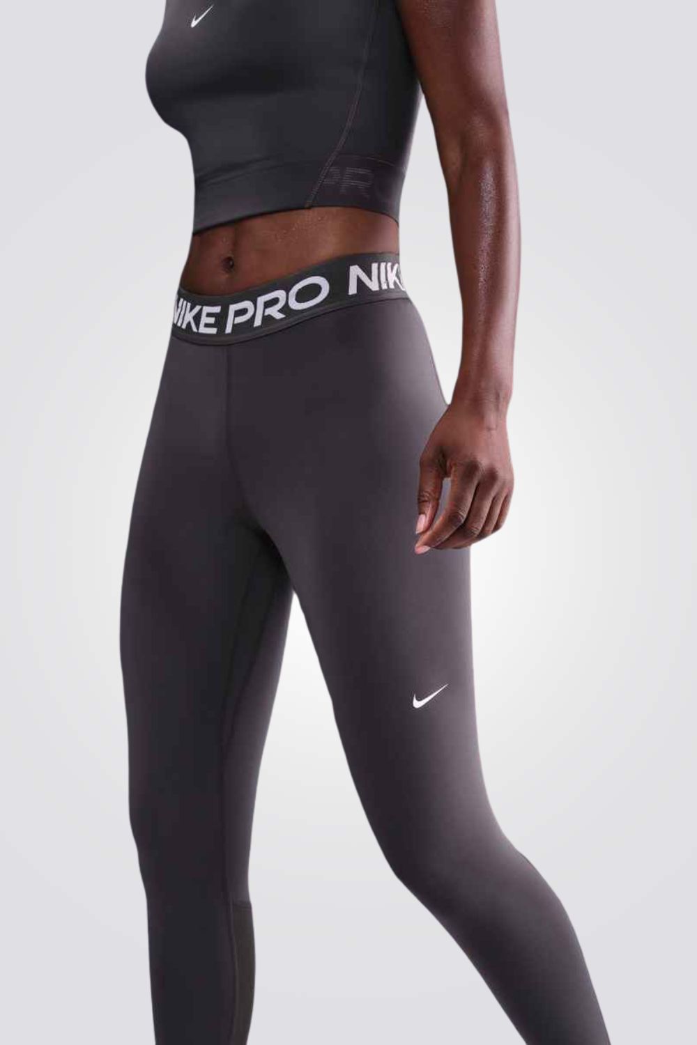 טייץ ספורט בגזרה צמודה לנשים | נייקי