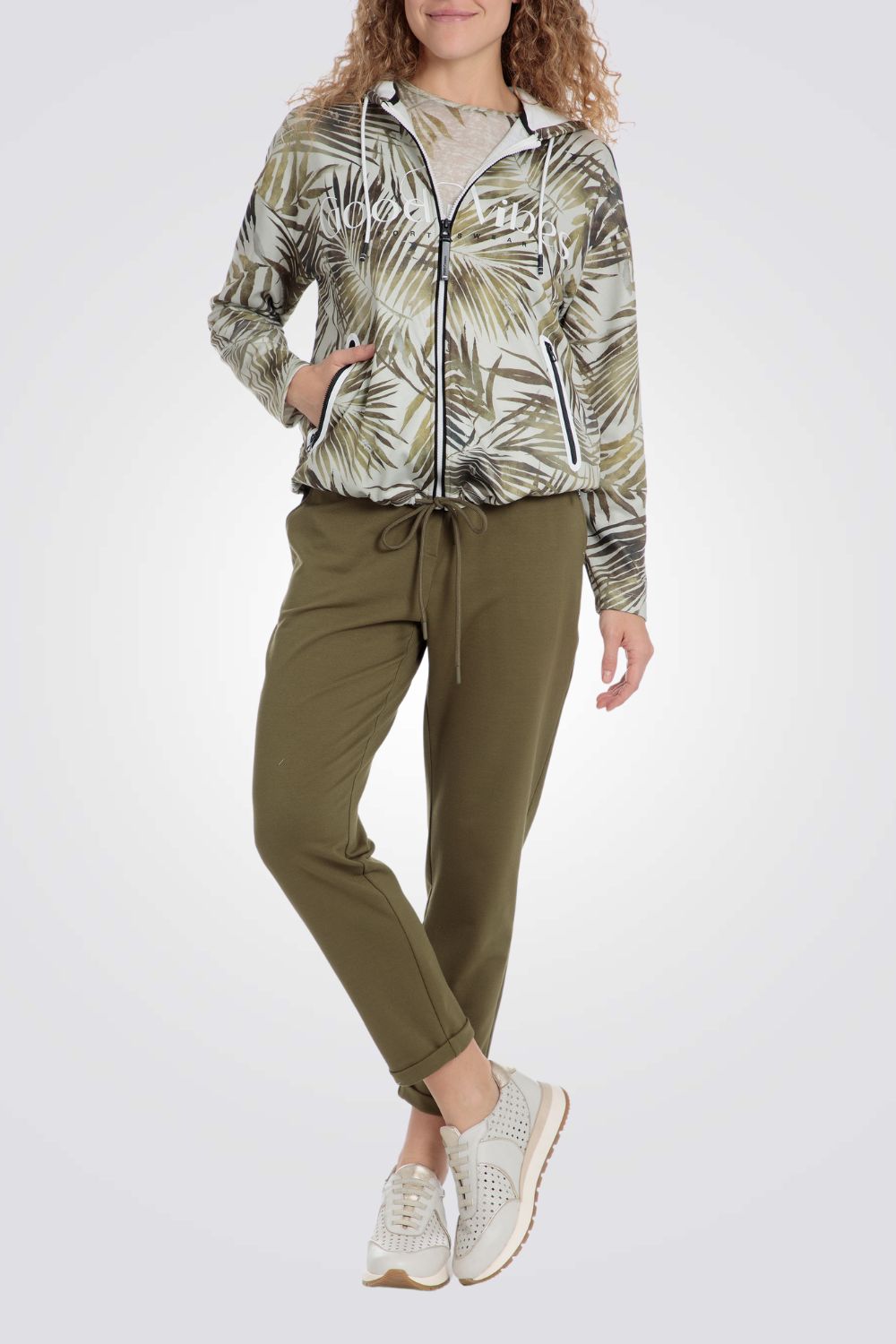 ג'קט ספורט עם הדפס טרופי