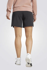 מכנסיים קצרים בצבע שחור לנשים | אדידס 