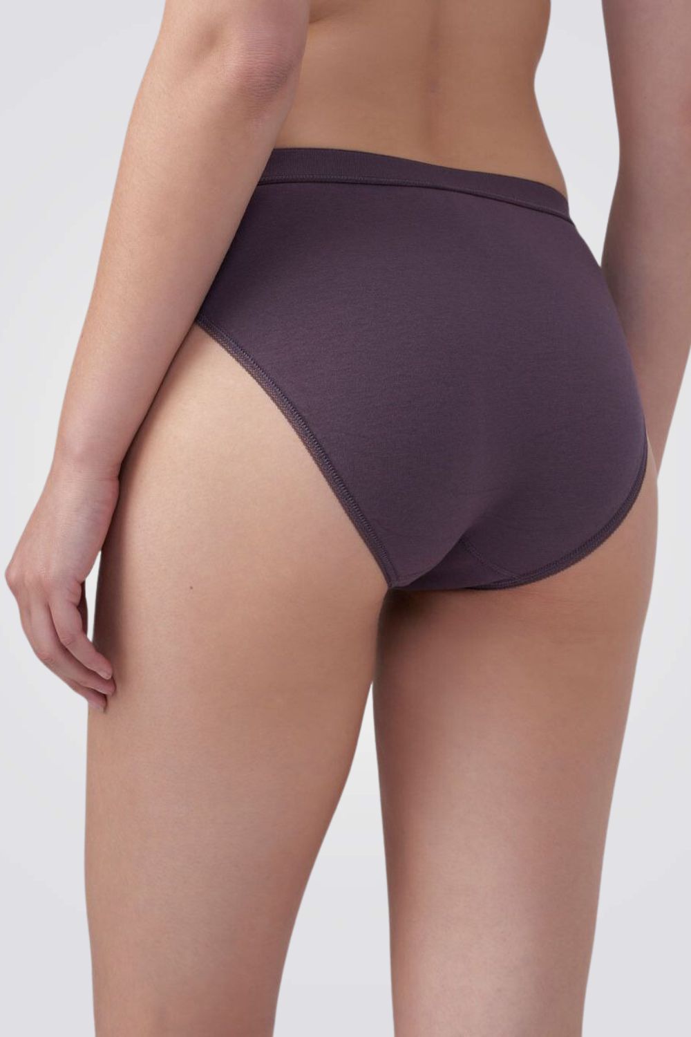 תחתוני ביקיני היי לג בשילוב תחרה | פמינה