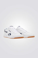 סניקרס בצבע לבן לגברים | ריבוק