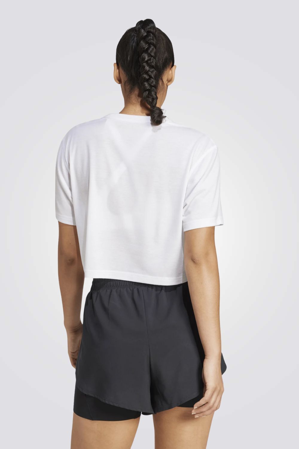 טישירט לנשים בצבע לבן