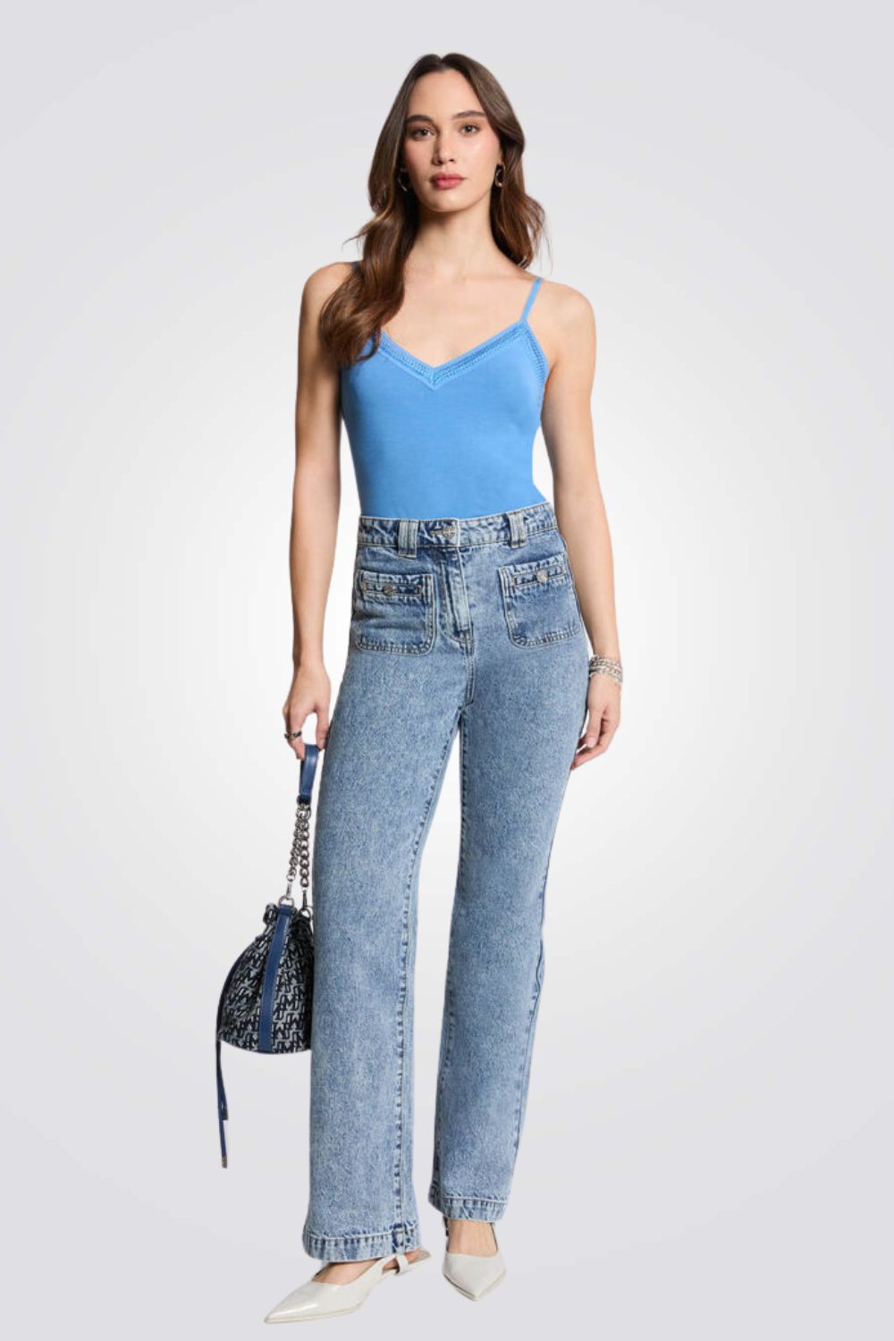 גופייה כחולה לנשים