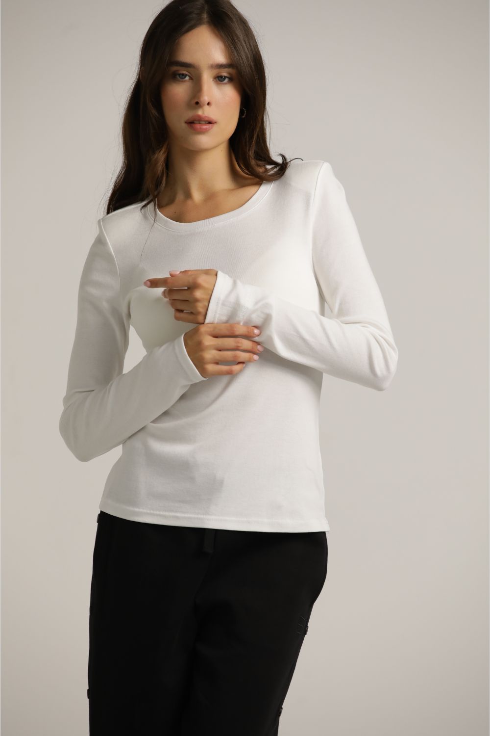 טישירט ארוכה דקה עם סיומת כפפה | קנת קול