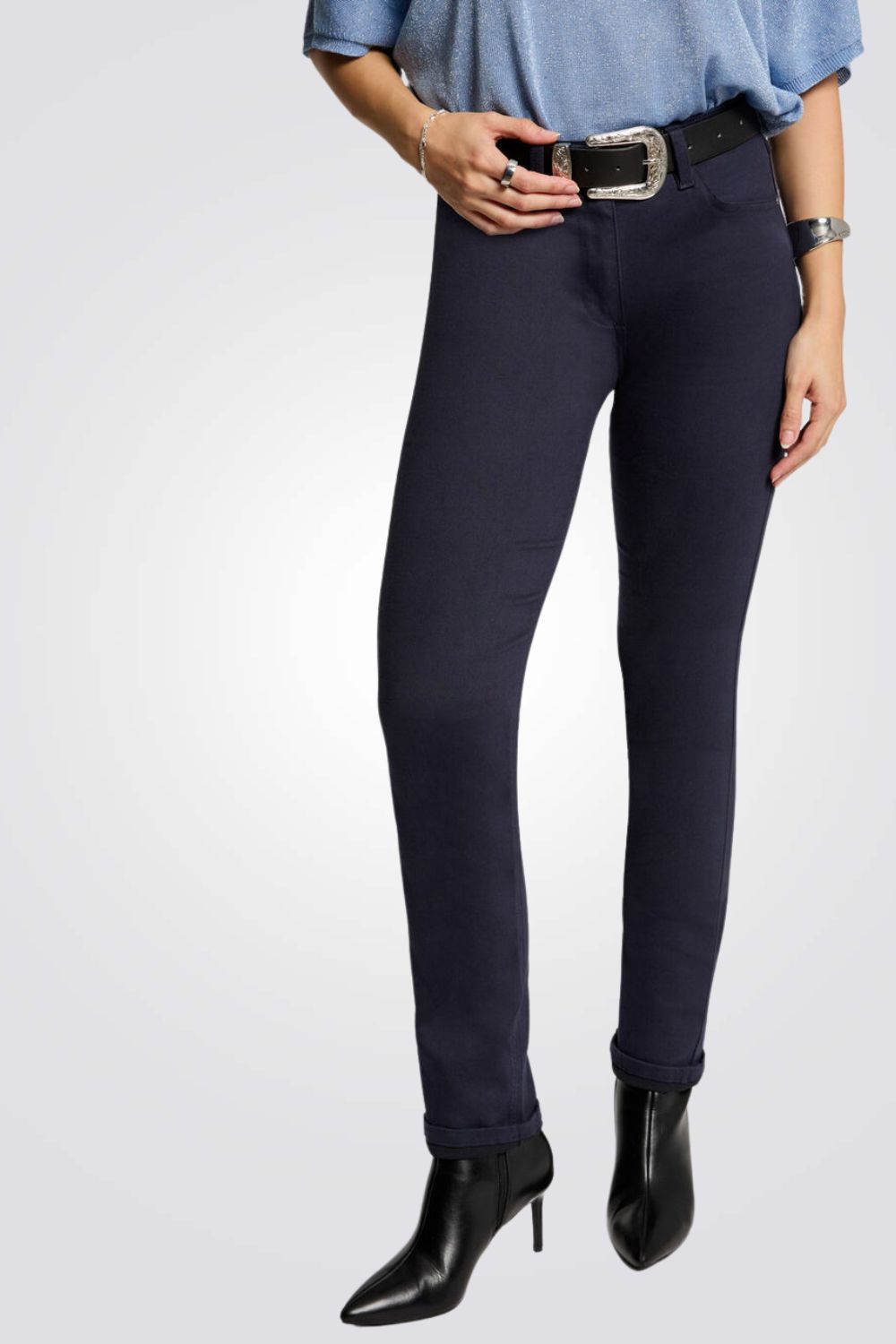 מכנסיים ארוכים גזרה ישרה