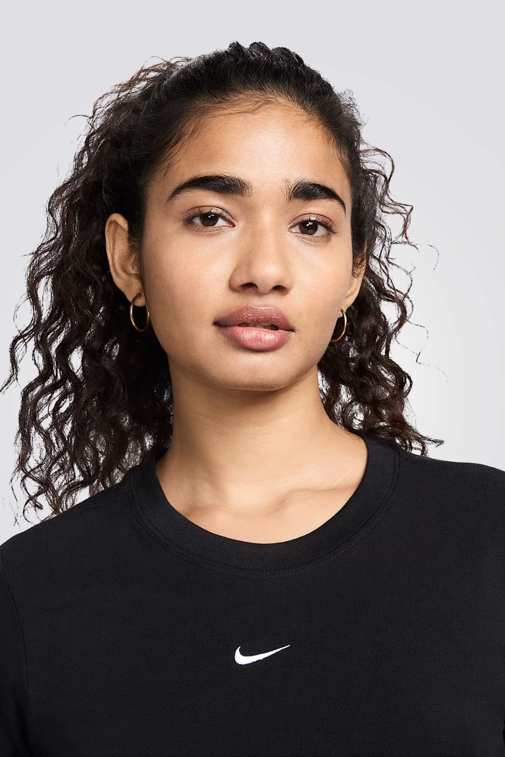 טישירט Nike Sportswear Chill Knit לנשים