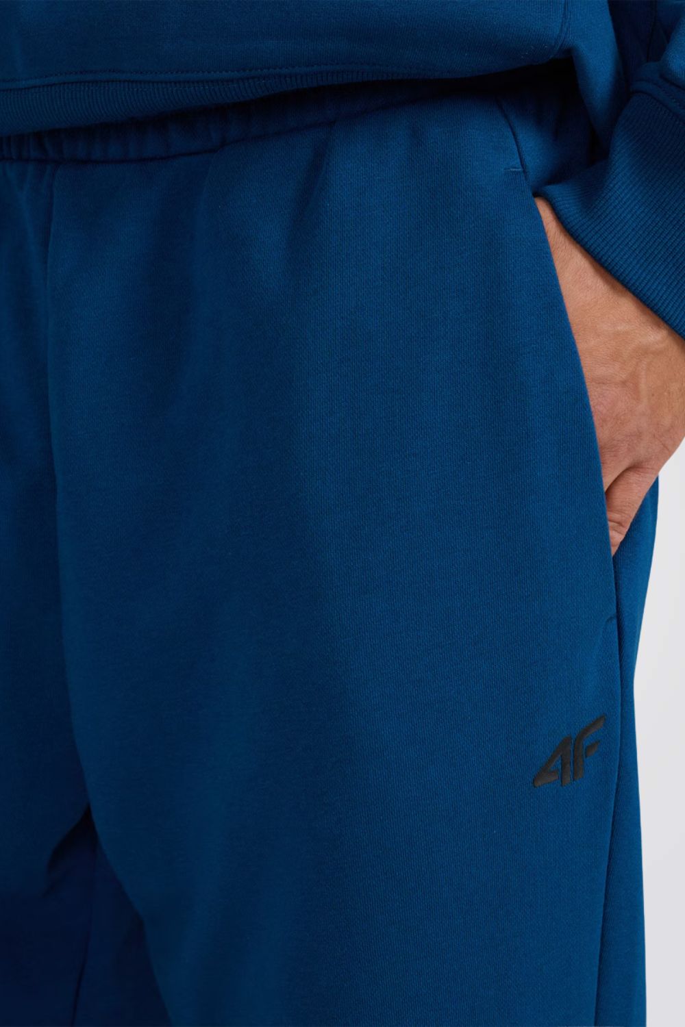 מכנסי טרנינג עם סיומת גומי לגברים | 4F