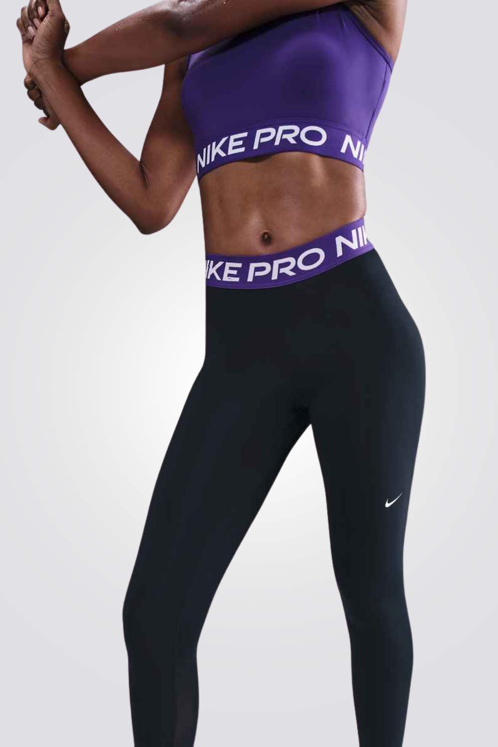 טייץ ספורט צמוד לנשים עם בד רשת לאוורור | נייקי