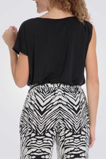 חולצת טישרט אלגנטית שחורה