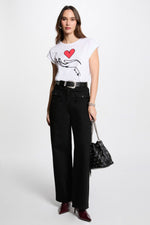 טישירט בצבע לבן הדפס החזית