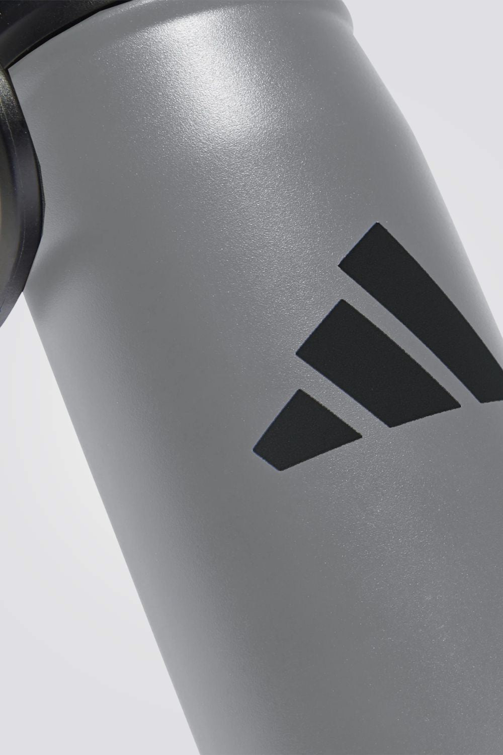 בקבוק מים 0.6 ליטר בצבע אפור | אדידס 