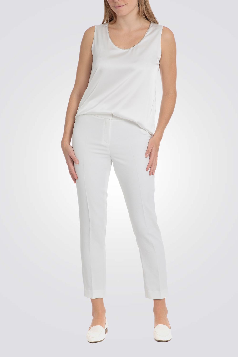 גופיה דיטיילס בצבע לבן