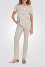 טישירט דיטיילס מנצנצים בצבע בז'