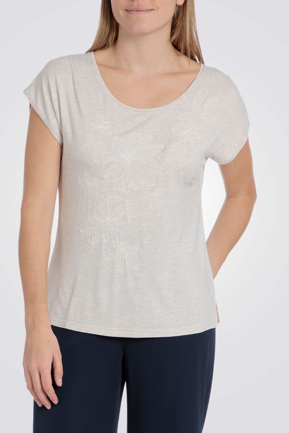 טישירט עיטורי רקמה פרחוניים