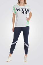 טישרט ספורט בצבע לבן