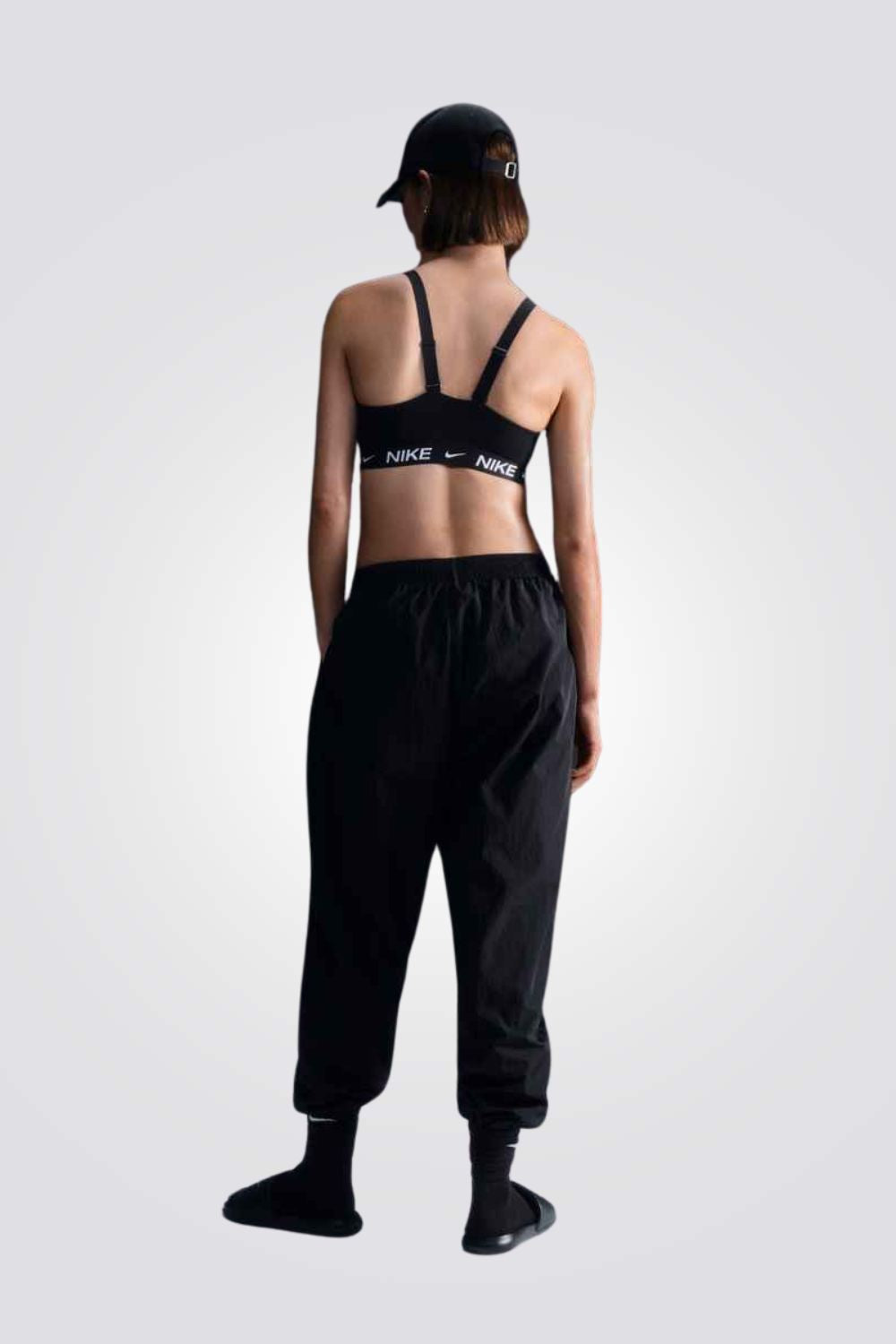 גוזיית ספורט Nike Indy Medium Support לנשים