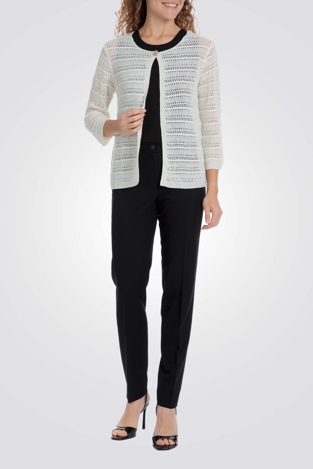 עליונית סריגה פתוחה בצבע אופווייט