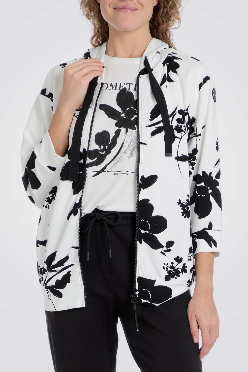 ג'קט ספורט הדפס פרחוני עם קפוצ'ון