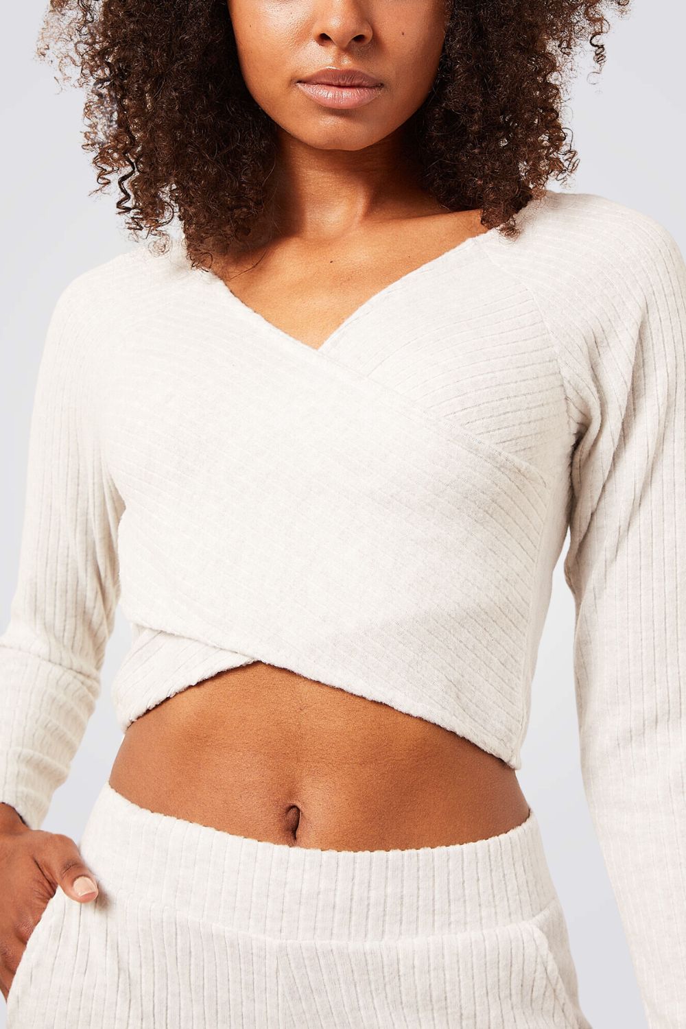 חולצת קרופ פנאי ריב מטעפת CADIA 