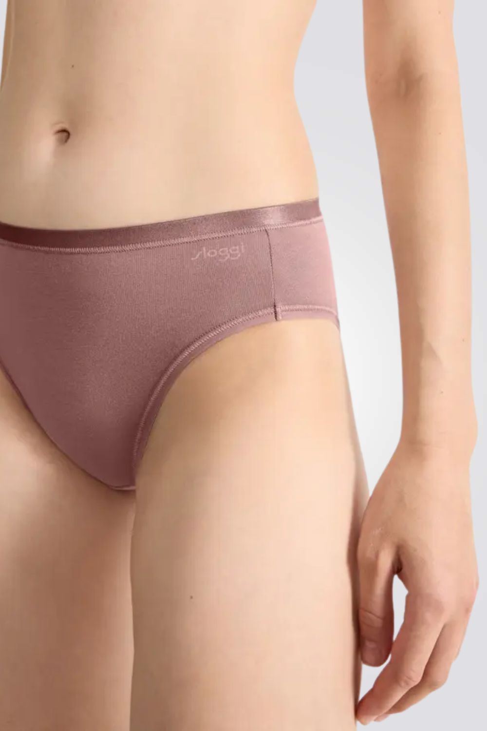 תחתון טאי בעיצוב אלגנטי | סלוגי