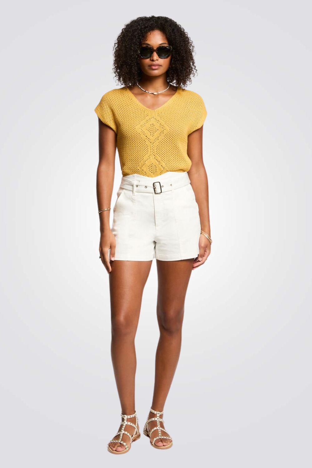 סריג פתוח שרוולים קצרים בצבע חרדל