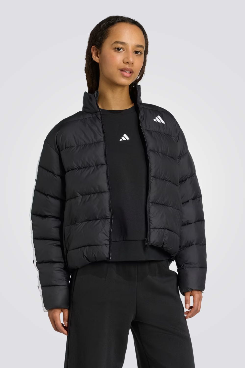 מעיל פוך לנשים בצבע שחור 