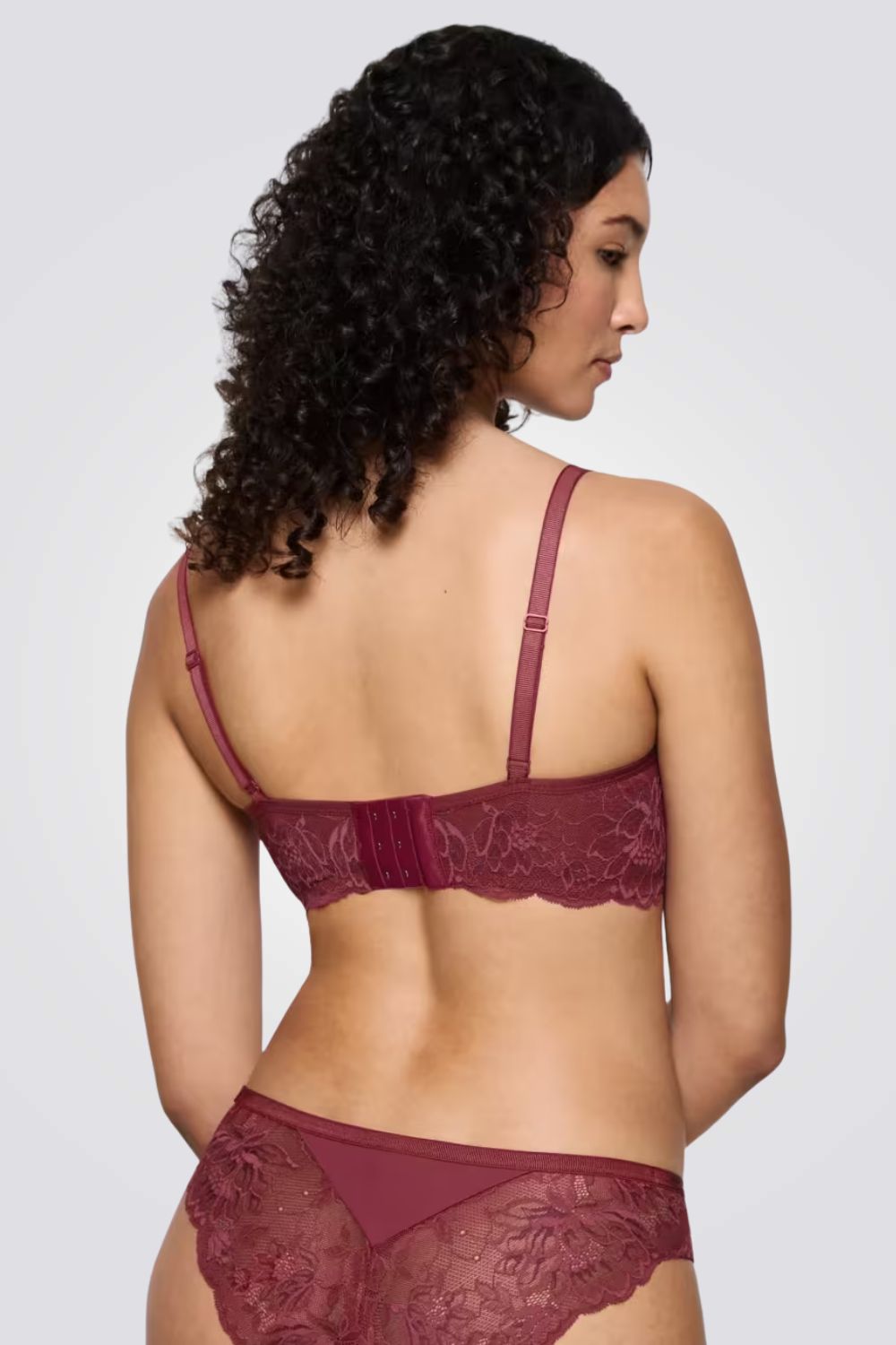 חזיית תחרה ללא ריפוד וללא קשת | טריומף