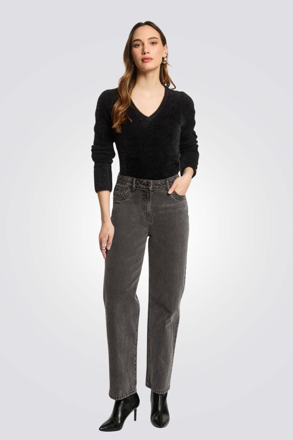 סוודר עם שרוולים ארוכים וצווארון V לנשים | מורגן 