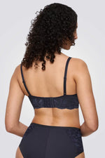 חזיית תחרה ללא ריפוד וללא קשת | טריומף