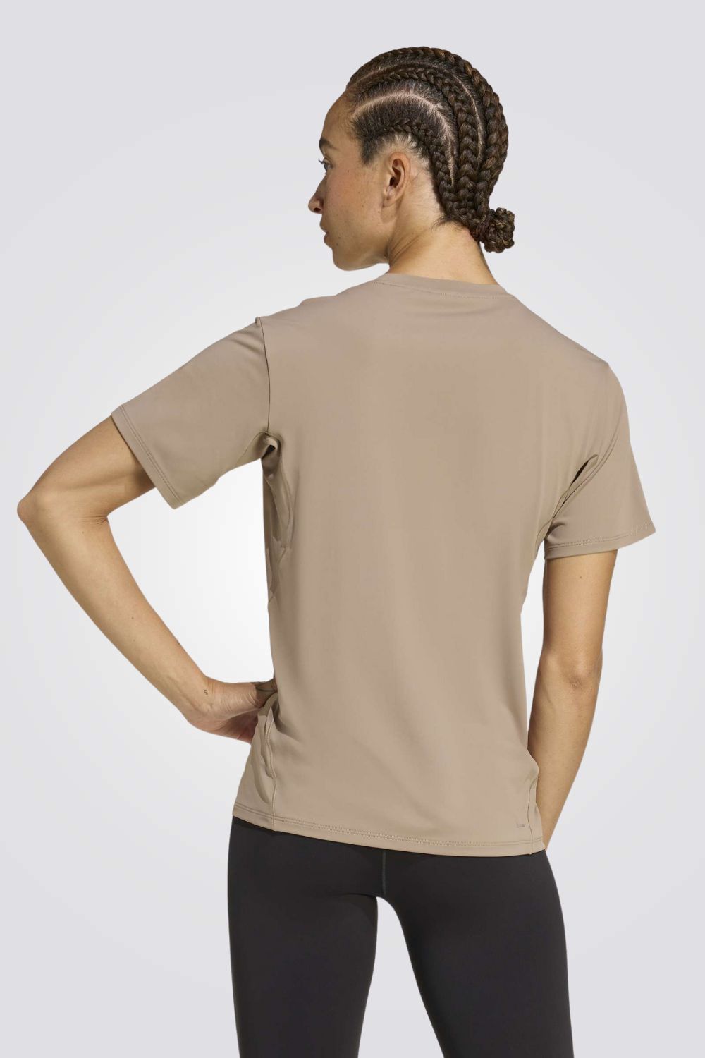 חולצת ספורט קצרה לנשים | אדידס