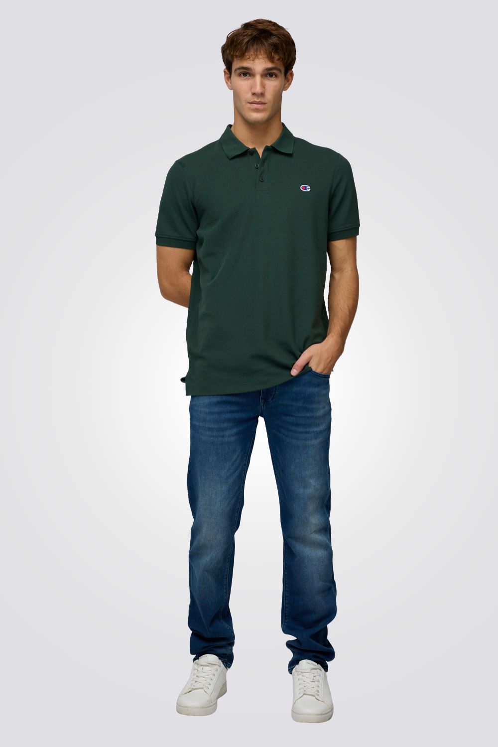 חולצת פולו בצבע ירוק כהה עם לוגו | צ'מפיון