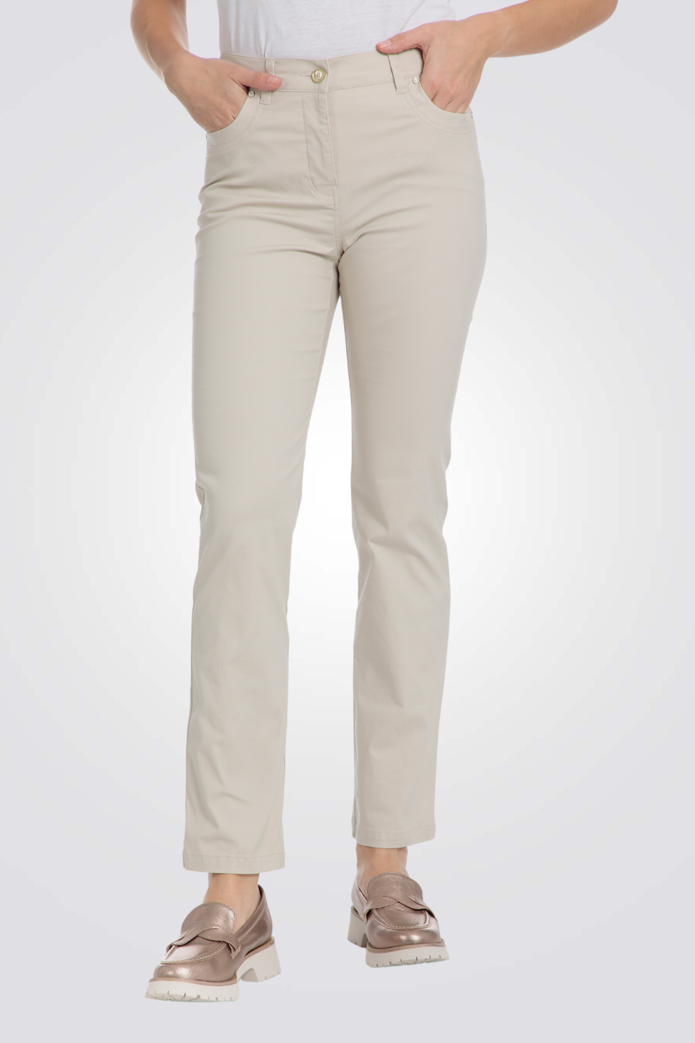 מכנסיים ארוכים בצבע בז'