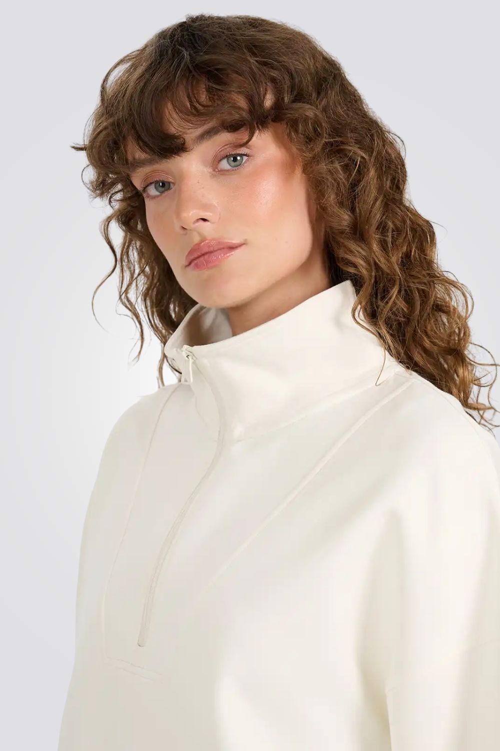 סווטשירט עם חצי רוכסן ובגזרה רחבה לנשים | 4F