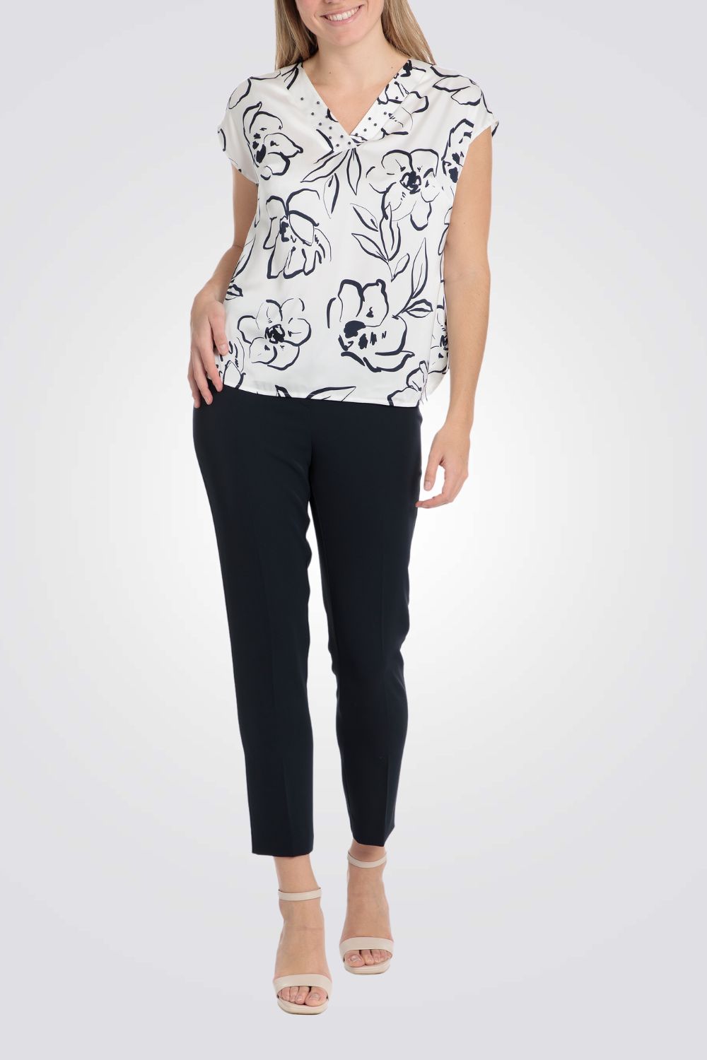 חולצה הדפס פרחים בצבע לבן/נייבי