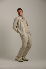 מכנסי ג'ינס בגזרת סקיני ישרה | קנת קול