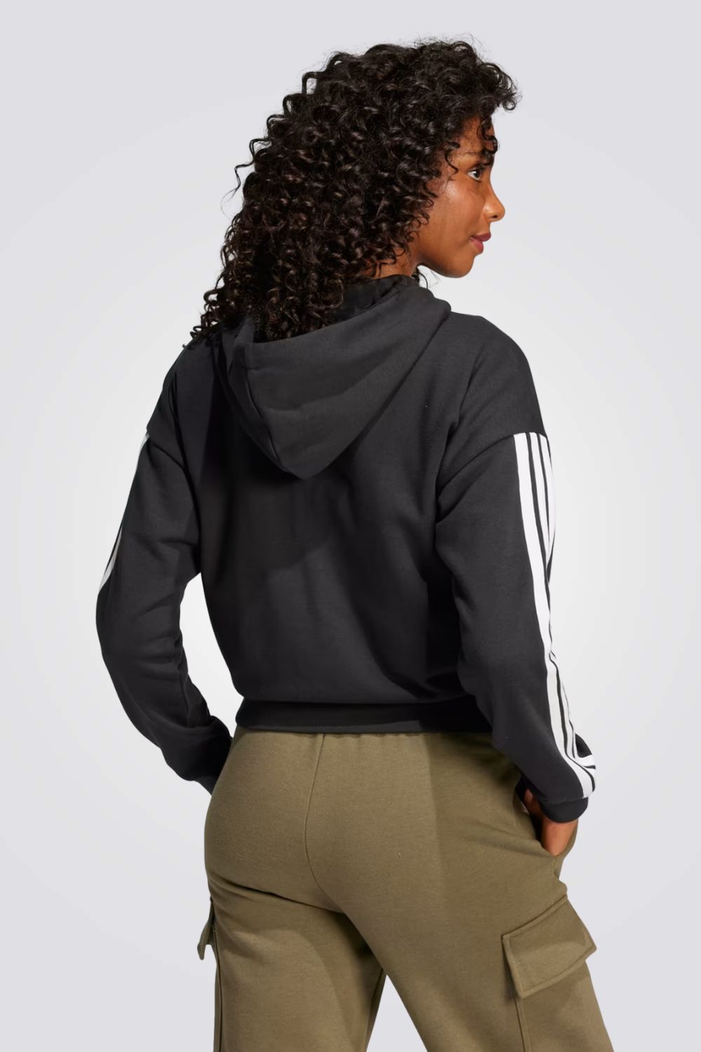 סווטשירט עם קפוצ'ון לנשים בצבע שחור