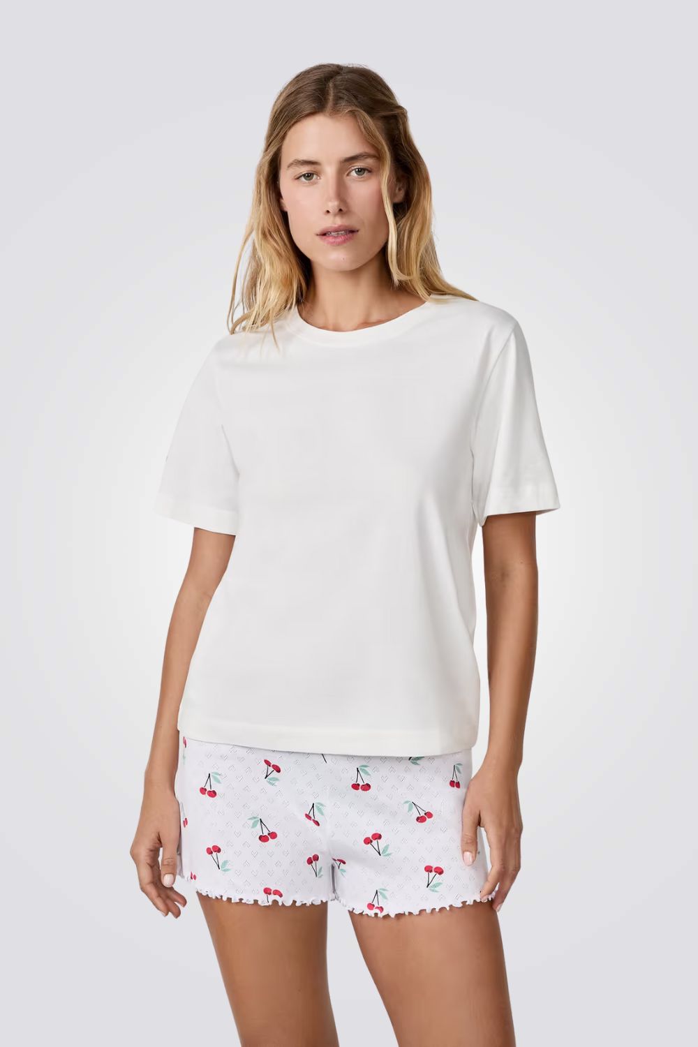 חולצת טישירט עם הדפס דובדבנים | איתם