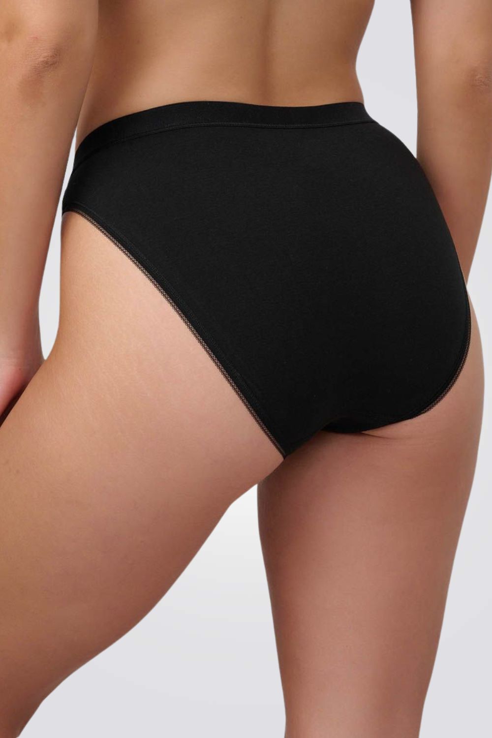 תחתוני ביקיני היי לג בשילוב תחרה | פמינה