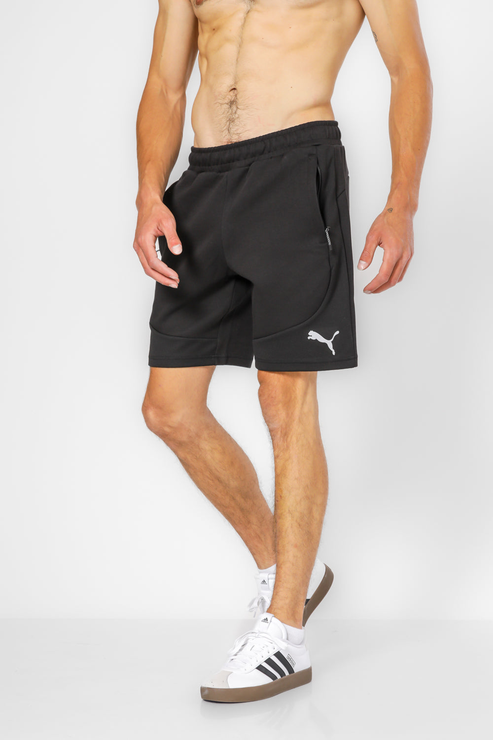 מכנסיים קצרים EVOSTRIPE Shorts 8 D לגברים בצבע שחור