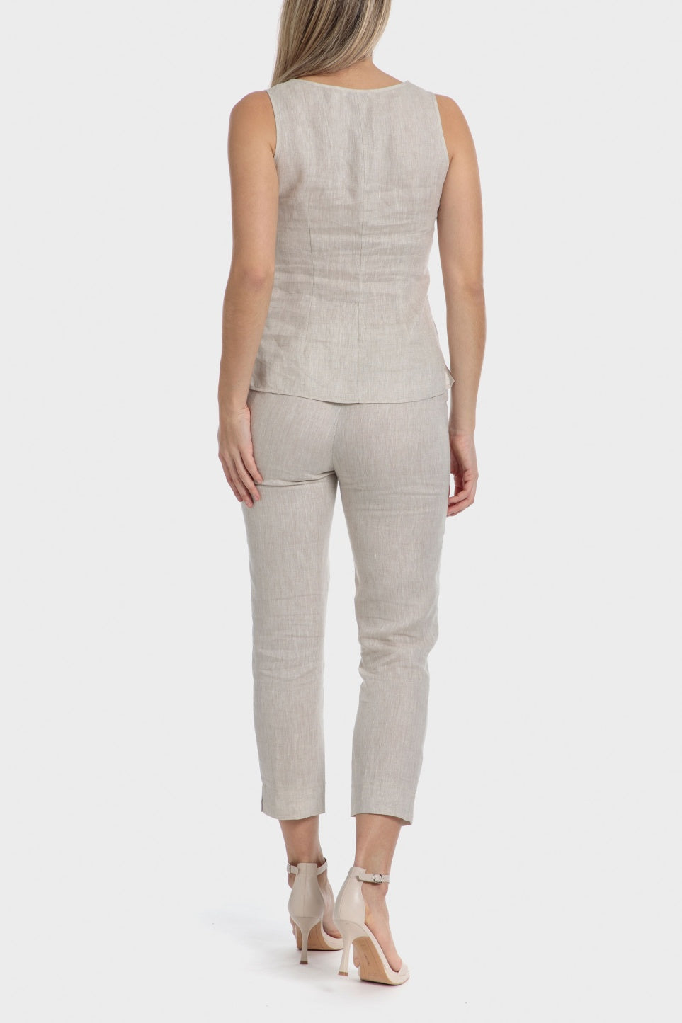 גופייה רקומה בצבע בז'